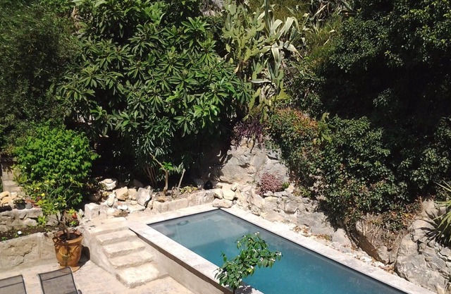 Homerez - Amazing house for 9 ppl. with swimming-pool and terrace at Aramon