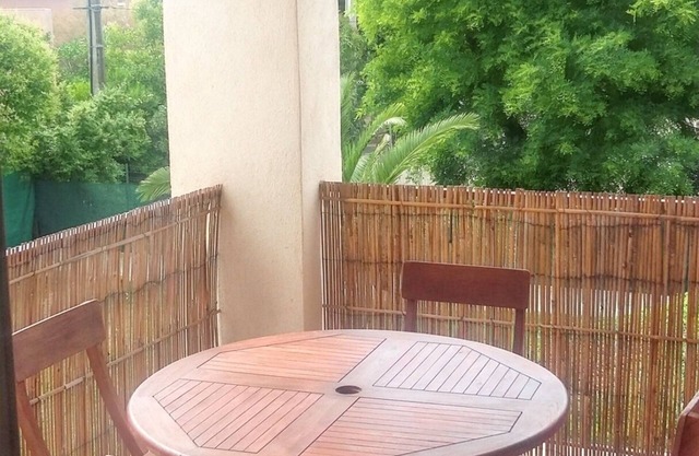 Homerez - Apartment in Saint-Cyr-sur-Mer.