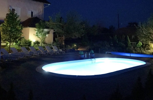 Homerez - Appartement 15 km away from the slopes for 2 ppl. with shared pool