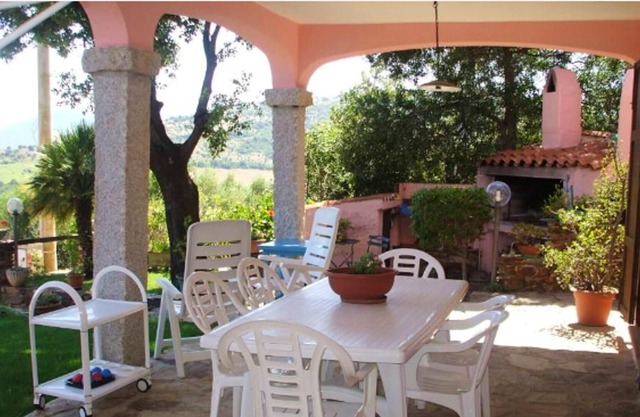 Homerez - Appartement 2 km away from the beach for 6 ppl. with garden at Posada