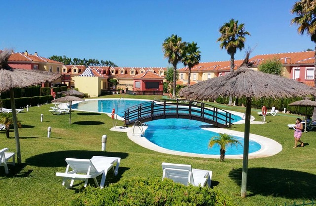 Homerez - Apt in Islantilla, pool.