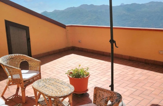 Homerez - Apt in Casalvecchio Siculo, Mountain View