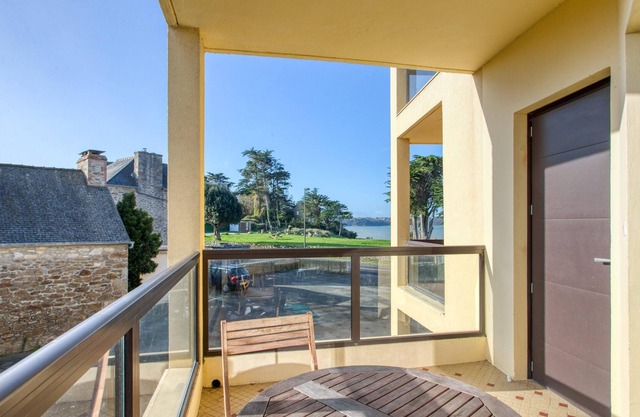Homerez - Beautiful appartement for 6 ppl. with terrace at Saint-Jacut-de-la-Mer