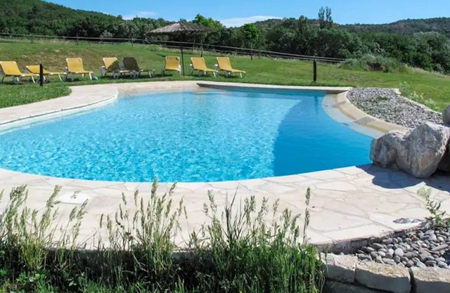 Homerez - Big villa for 12 ppl. with swimming-pool and terrace at Saint-Maime