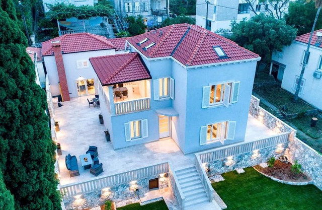 Homerez - Big villa for 12 ppl. with swimming-pool and terrace at Dubrovnik