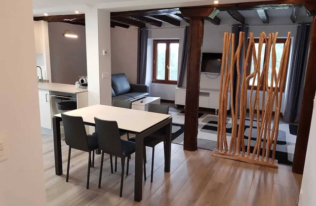 Homerez - Charming Apartment in Sare with Mountain View