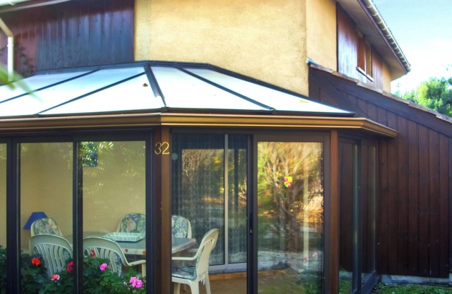 Homerez - Charming House in Hourtin with Fenced Garden