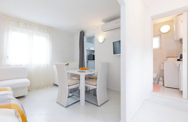 Homerez - Charming house in Skrpčići with enclosed garden