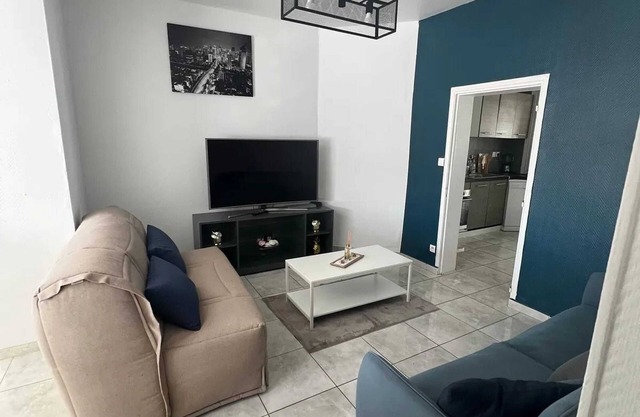 Homerez - Charming house in Lagord with private garden