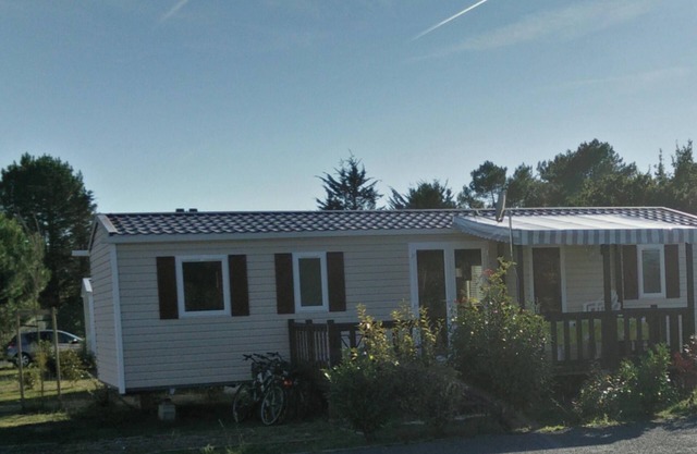 Homerez - Comfortable Bungalow in Gastes with Pool