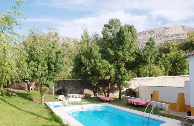 Homerez - Big villa for 18 ppl. with swimming-pool at Villanueva del Trabuco