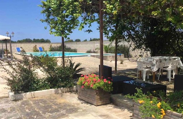 Homerez - House for 6 ppl. with swimming-pool and terrace at Provincia di Lecce