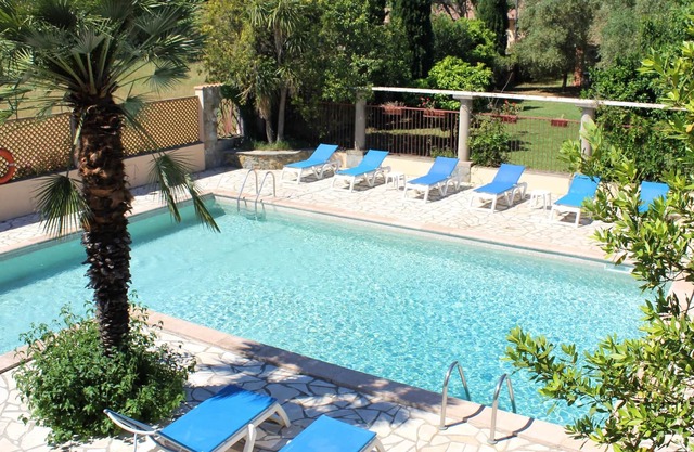 Homerez - House for 4 ppl. with shared pool and terrace at Sorbo-Ocagnano