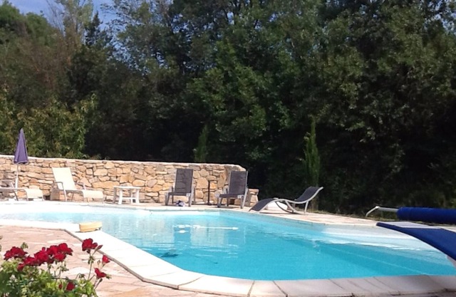 Homerez - House for 6 ppl. with swimming-pool, garden and terrace at Jouques