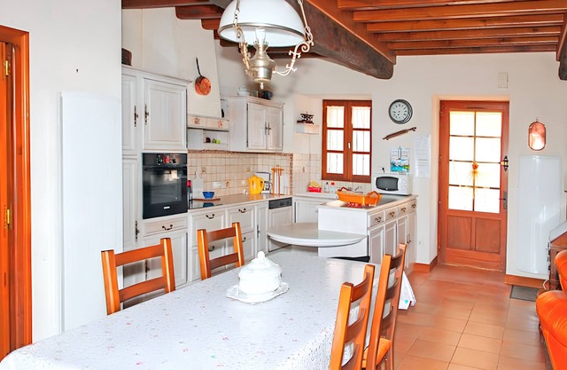 Homerez - House near Cherveix-Cubas.