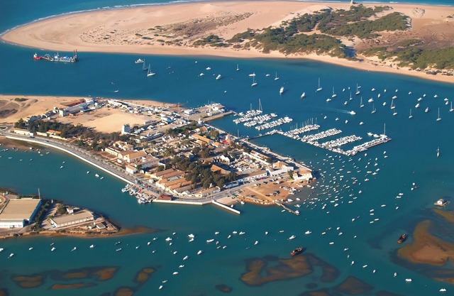 Homerez - Picturesque House in Medina-Sidonia with Garden