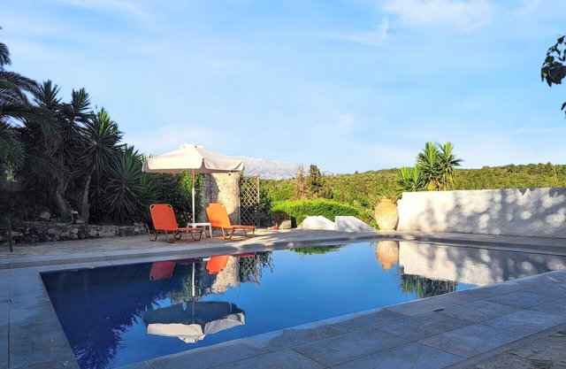 Homerez - Seaside Apt in Almirida