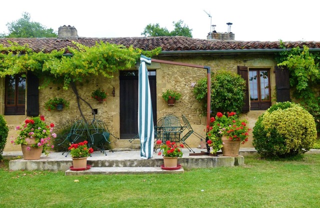 Homerez - Spacious villa for 6 ppl. with swimming-pool and garden at Ornézan