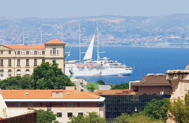 Homerez - Studio 1 km away from the beach for 3 ppl. with sea view at Marseille