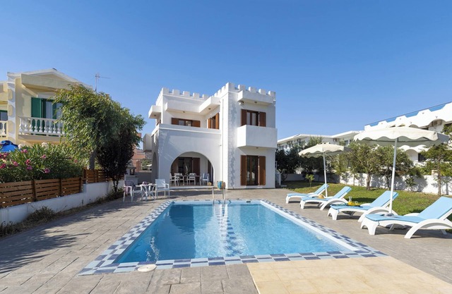 Homerez - Sunny Kolympia Villa with Private Pool