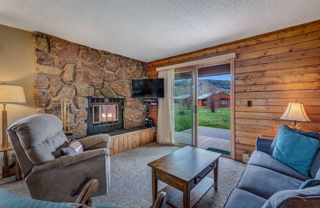 Homesteader - Peaceful cabin with beautiful views