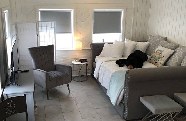 Honey Suite at Bear River House