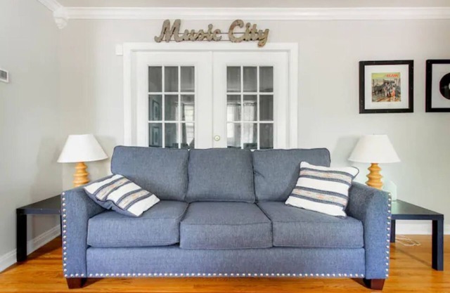 "Honkytonk Hideaway: 7 Miles to Downtown Nashville in a Quiet Neighborhood"