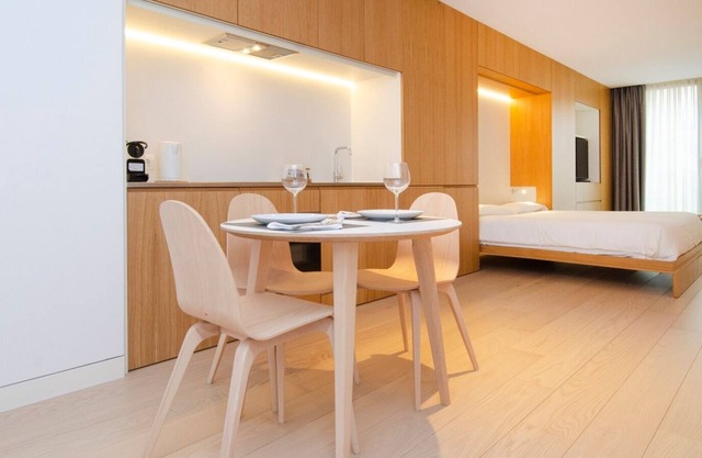 HOOM APARTMENTS JUAN BRAVO 56