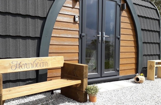 Hornbeam Eco Cabin - Sleeps 2 - Valley View