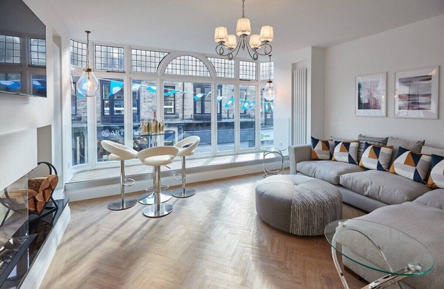 Host & Stay | Oxford House