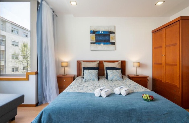 Host Wise - Bright Quiet Flats - Prime Location