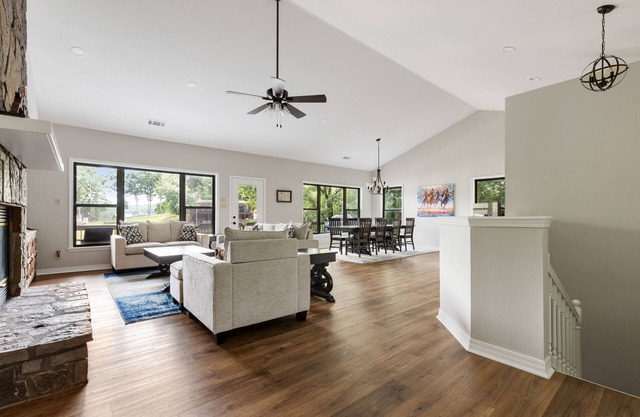 Hot Springs ON Hamilton- Waterfront-Cove- 7S area- Boat & Swim Dock - 4BR 3.5 BA