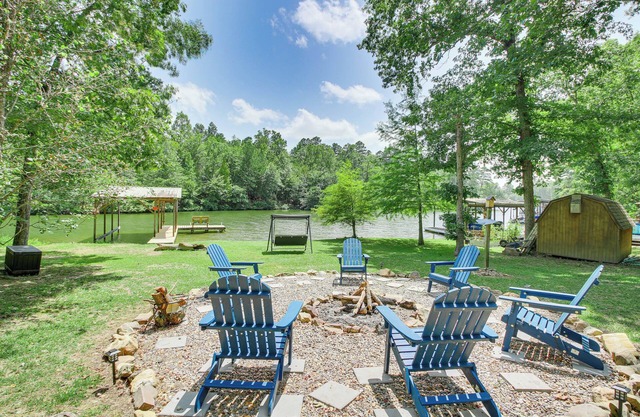 Hot Springs Retreat w/Private Dock + Hot Tub!