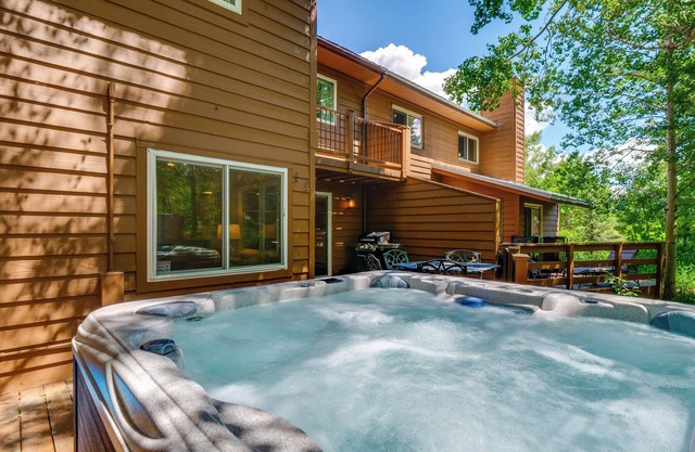 Hot Tub & Deck: Family-Friendly Frisco Townhome!