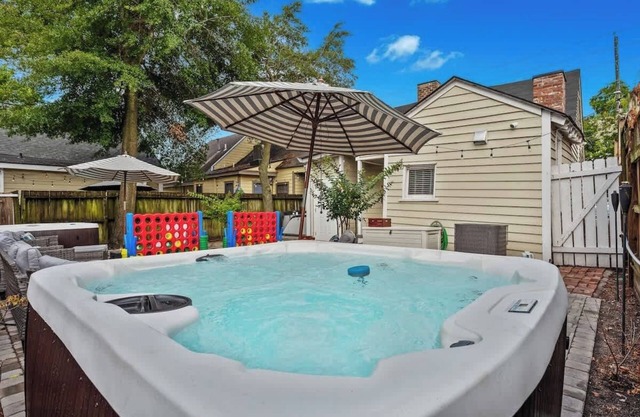 Hot Tub + Historic District + Next to Forsyth Park