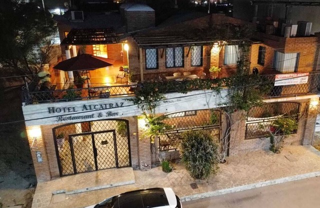 Hotel con Encanto, de Trato Personalizado, Habitaciones Amplias, con Estilo!