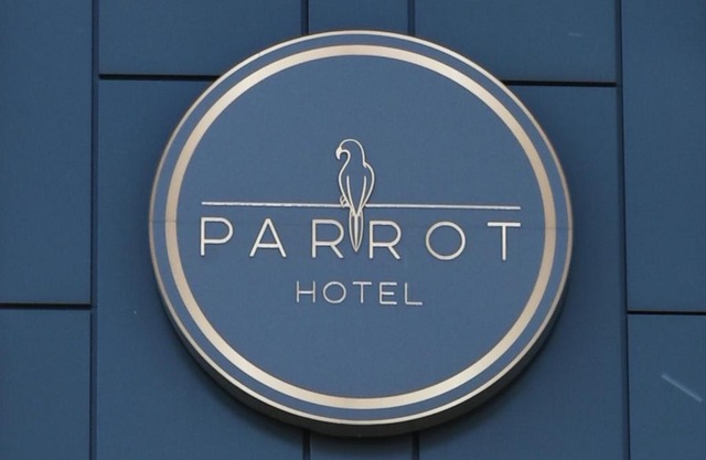 Hotel Parrot