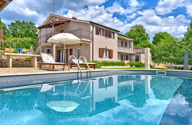 House 1887/23160 (Istria - Tinjan), 20000m from the beach