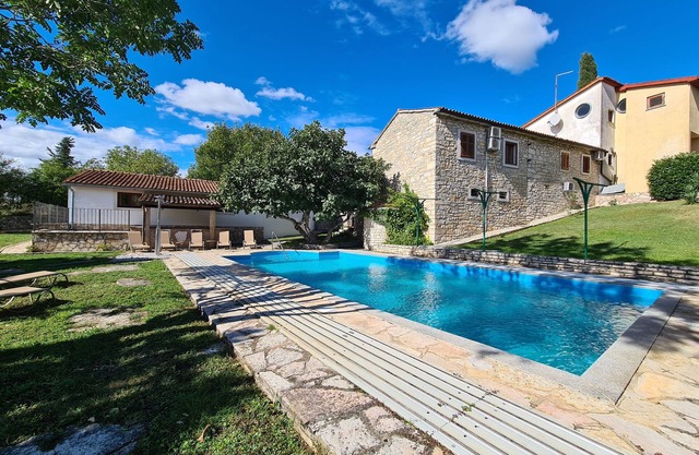 House 2134/45311 (Istria - Vidulini), 18000m from the beach