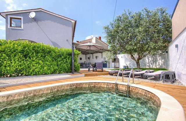 House 2227/68186 (Istria - Loborika), 11000m from the beach