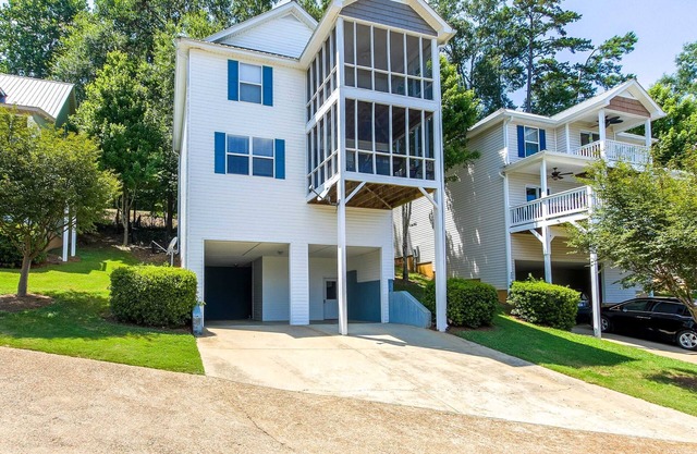 House # 29 -Castaway (Pet Friendly)