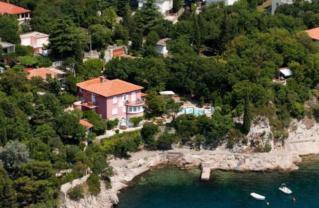 House and Apts. in Kraljevica 33268