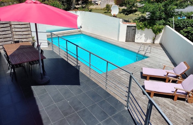 House and pool just a stone's throw from the ocean