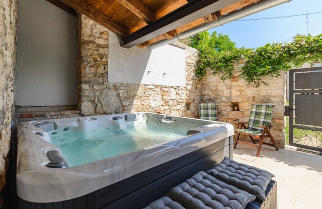 House Casa Nini with Jacuzzi in Poreč
