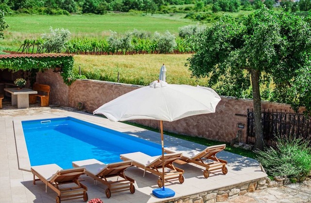 House Casa Piccola Barbici with pool in Porec, Istria