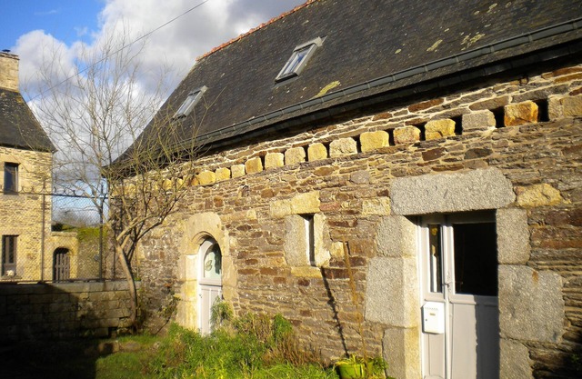 HOUSE COQUETTE IN A HISTORICAL AREA