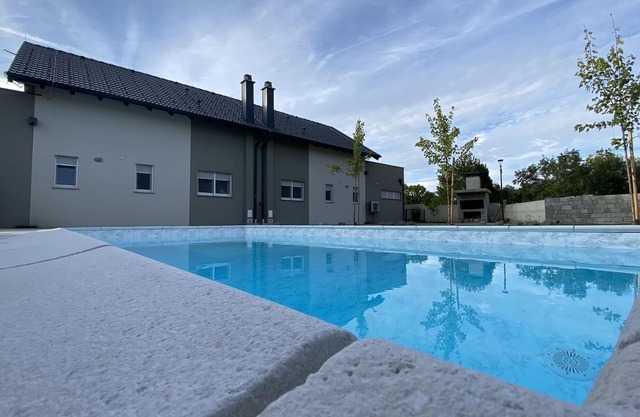 House Evermore 2 (100551-K1) - Lovinac