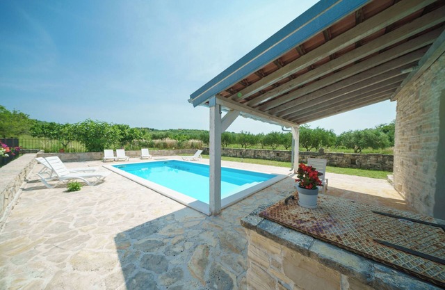 House Glory (96101-K1) - Buković