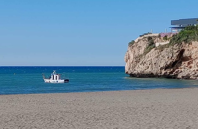 House in 1° line the beach renovated in 2024