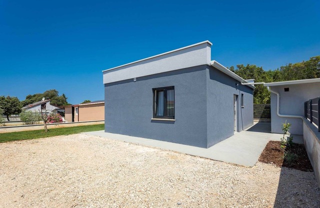 House in Peroj near Rock Beach
